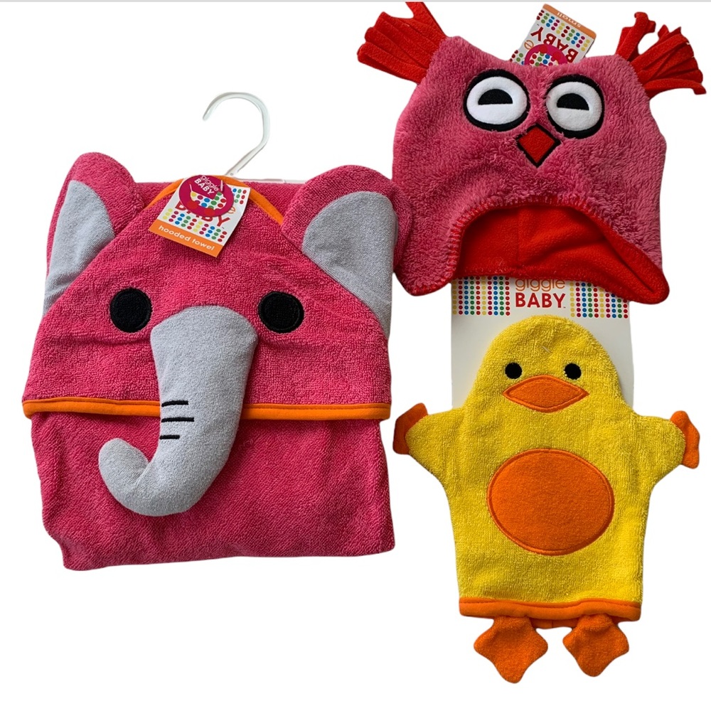 NWT Giggle Baby Bundle (towel, washmitt, hat)